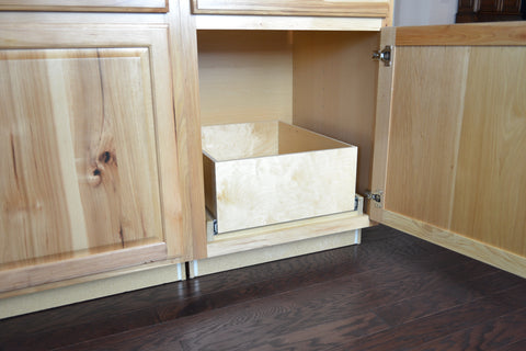 Single slide out drawer – Interior Cabinet Solutions